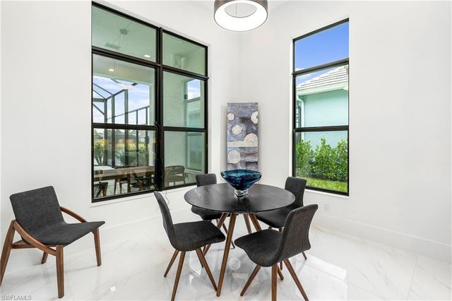 9675 Moonflower CT, Naples, FL 34110