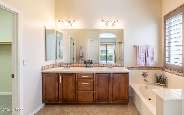 12648 N New Reflection Drive, Marana, AZ 85658