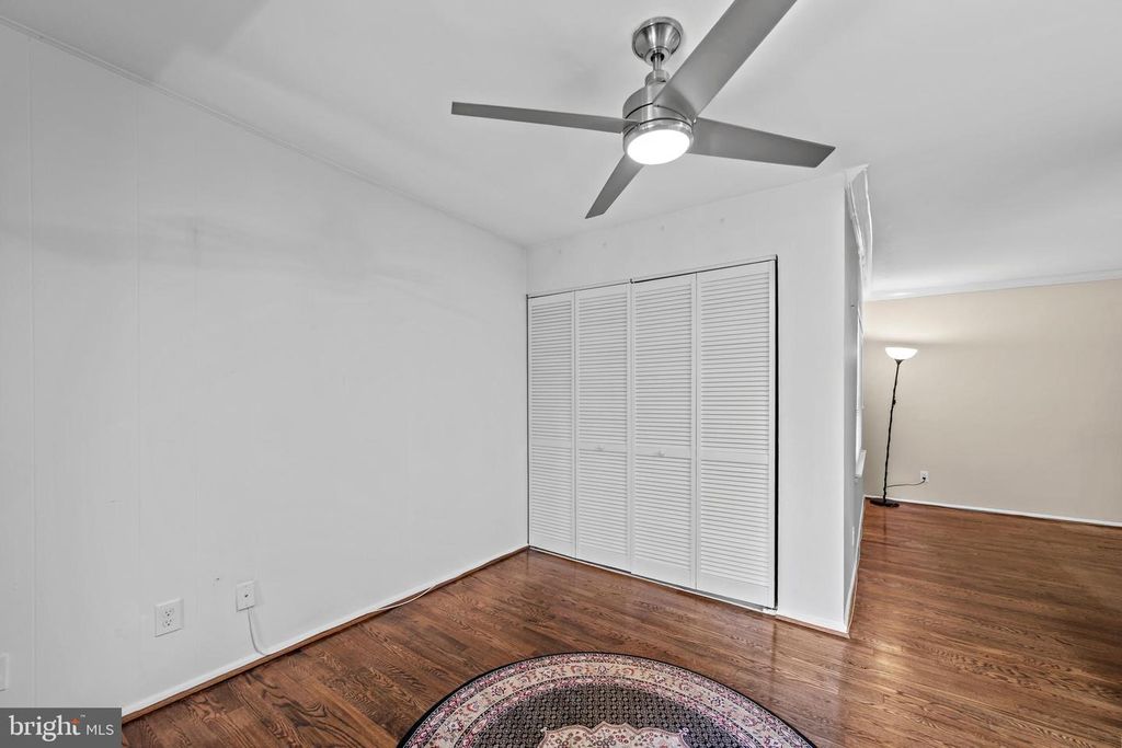 Image 12 of property listing at 11220 CHERRY HILL RD #254, Beltsville, MD 20705