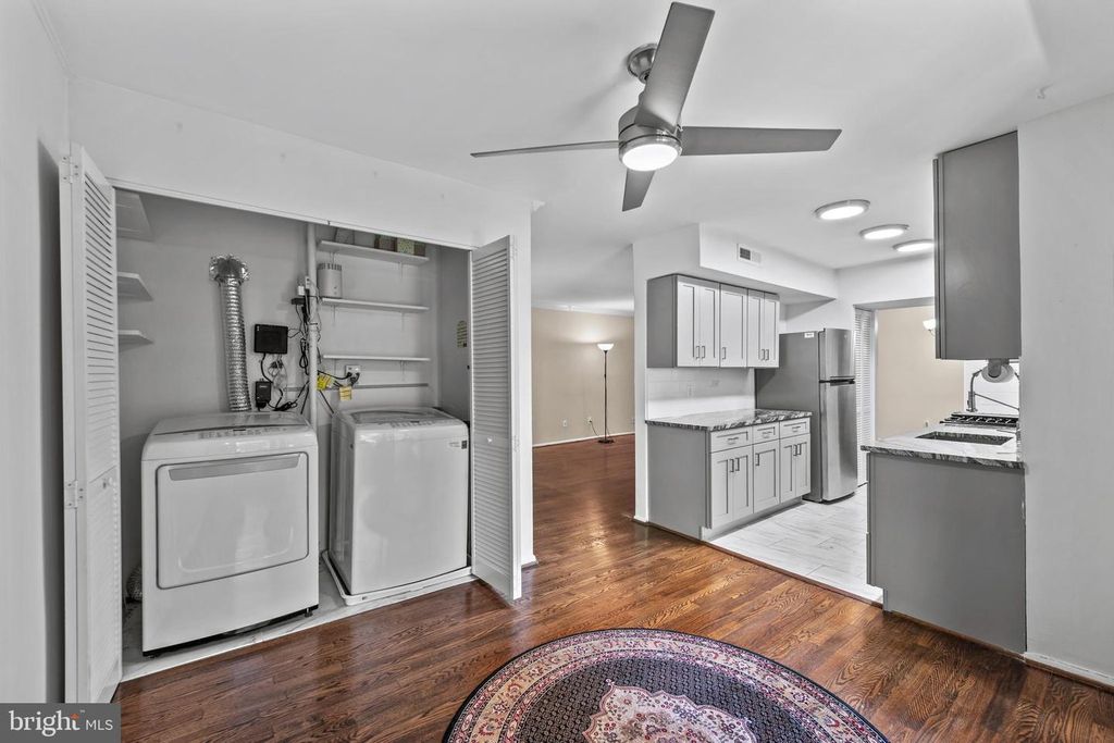 Image 19 of property listing at 11220 CHERRY HILL RD #254, Beltsville, MD 20705
