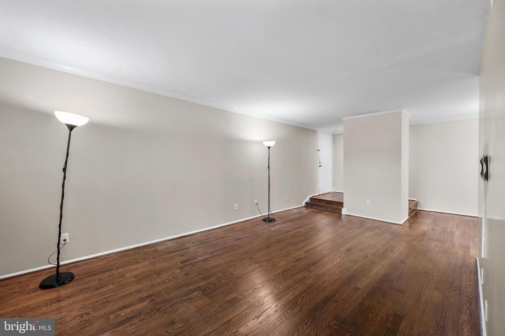 Image 21 of property listing at 11220 CHERRY HILL RD #254, Beltsville, MD 20705