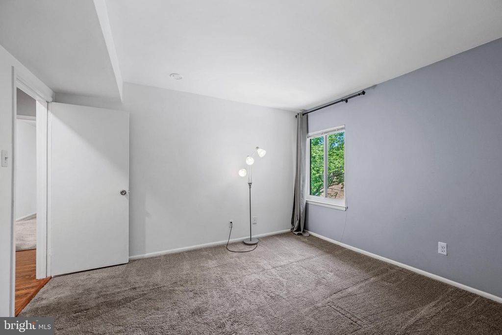 Image 24 of property listing at 11220 CHERRY HILL RD #254, Beltsville, MD 20705