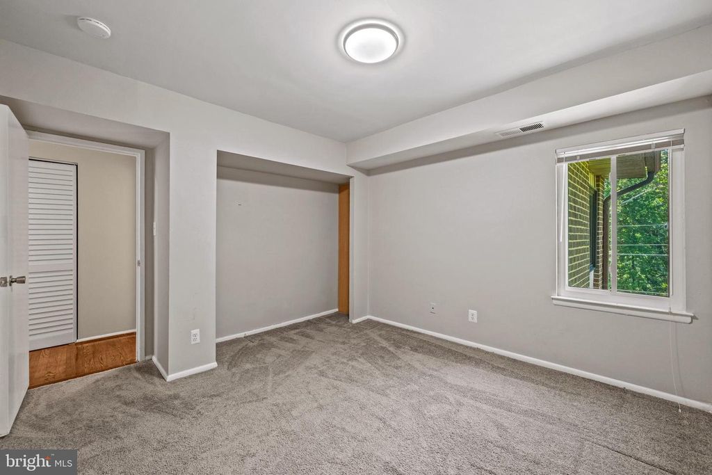 Image 28 of property listing at 11220 CHERRY HILL RD #254, Beltsville, MD 20705