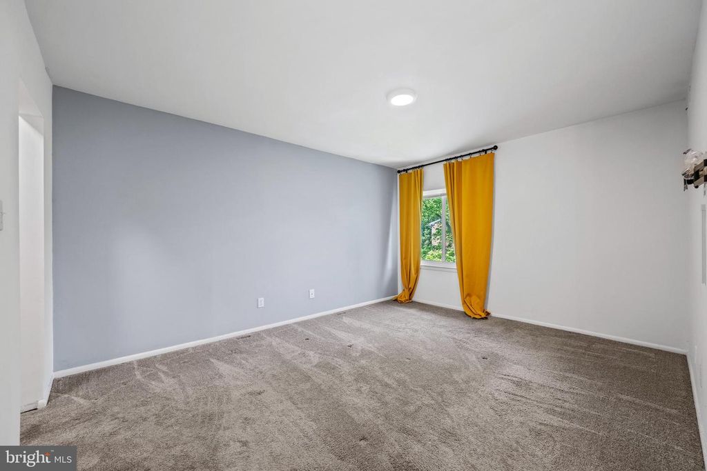 Image 30 of property listing at 11220 CHERRY HILL RD #254, Beltsville, MD 20705