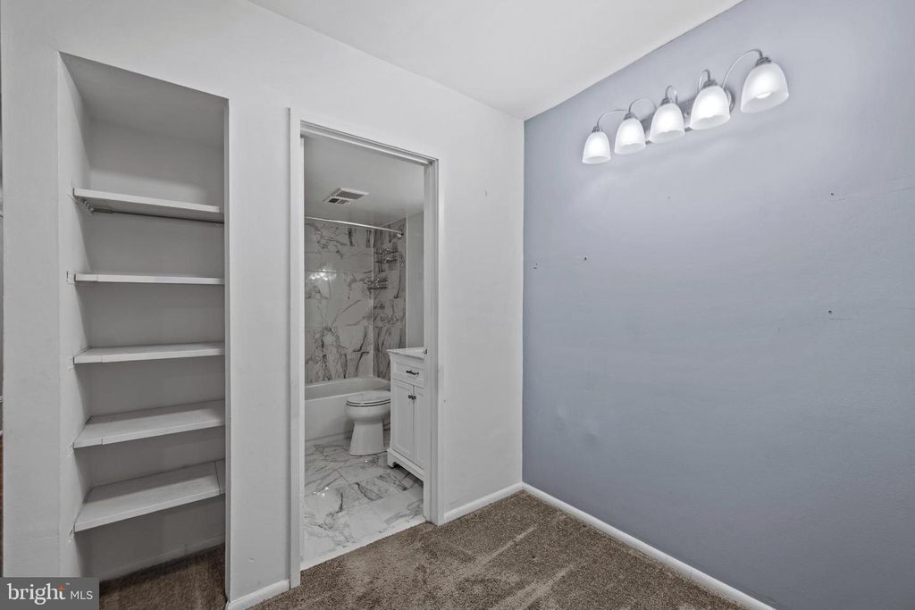 Image 34 of property listing at 11220 CHERRY HILL RD #254, Beltsville, MD 20705