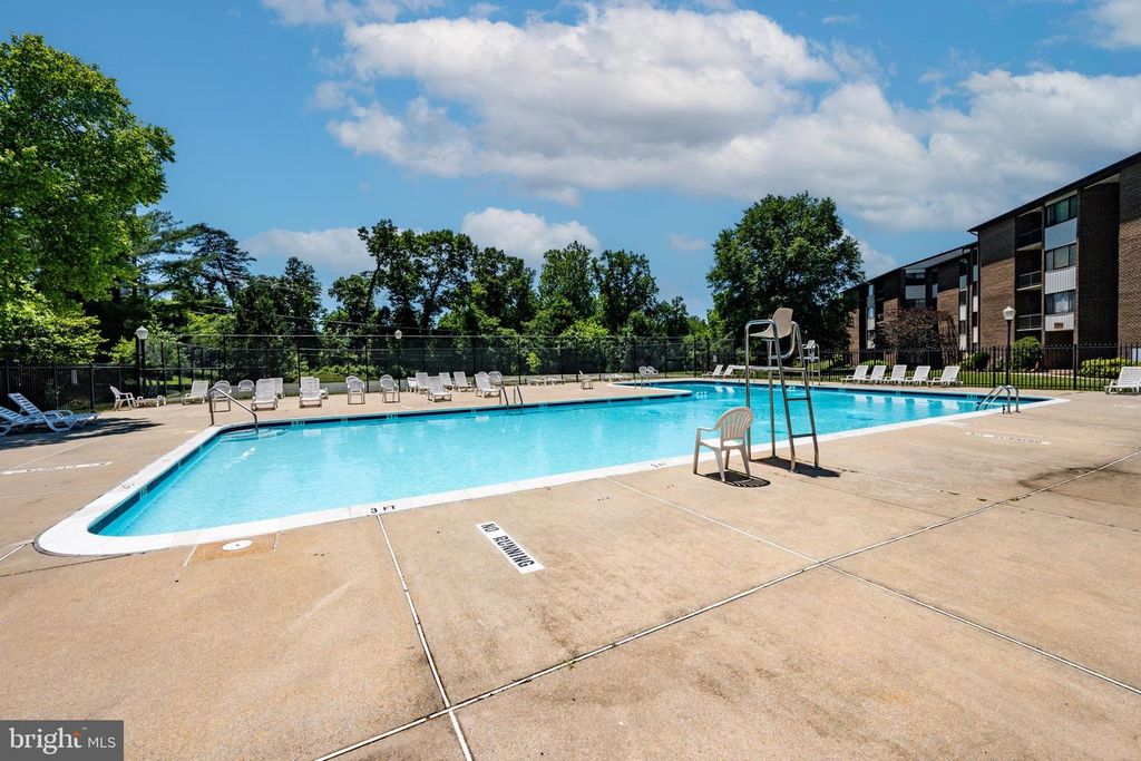 Image 37 of property listing at 11220 CHERRY HILL RD #254, Beltsville, MD 20705