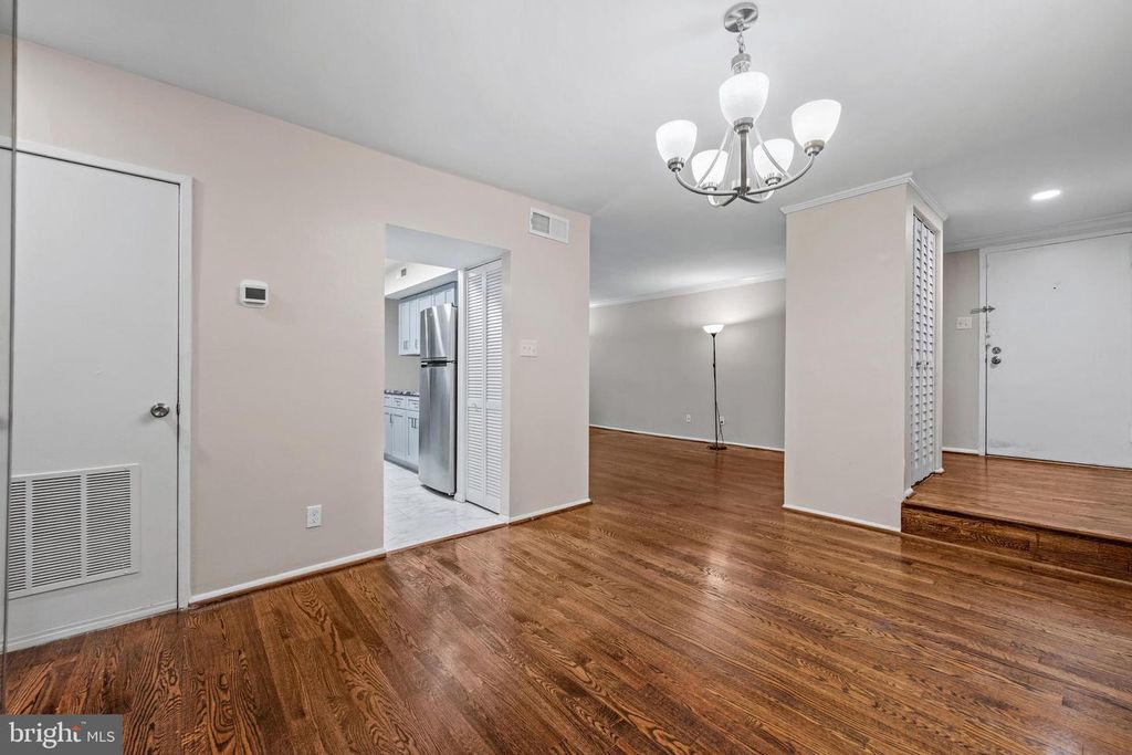 Image 9 of property listing at 11220 CHERRY HILL RD #254, Beltsville, MD 20705