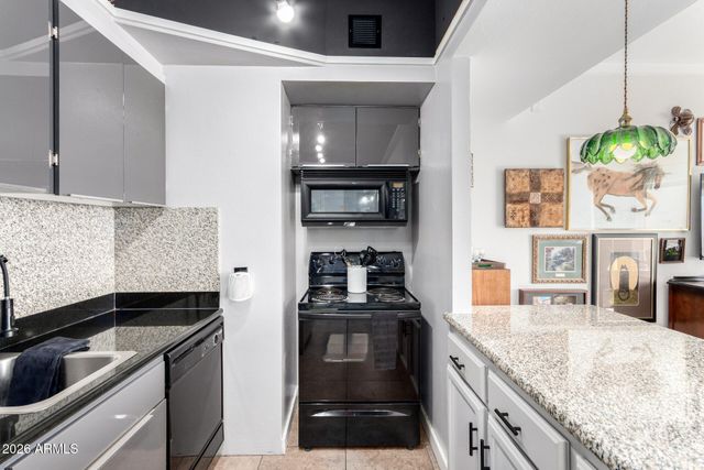 4750 N CENTRAL Avenue 8B, Phoenix, AZ 85012