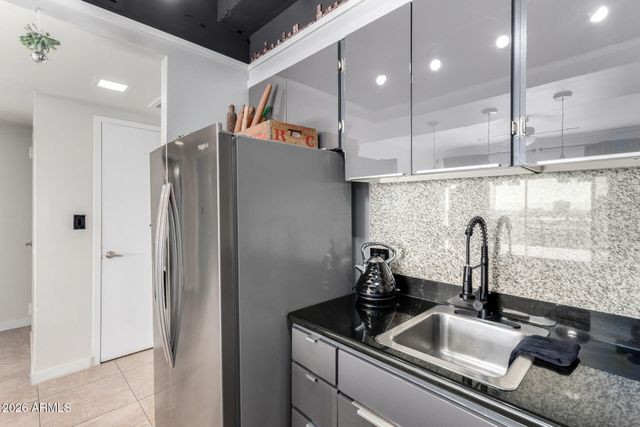 4750 N CENTRAL Avenue 8B, Phoenix, AZ 85012