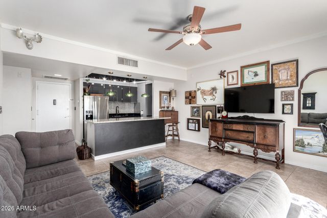 4750 N CENTRAL Avenue 8B, Phoenix, AZ 85012