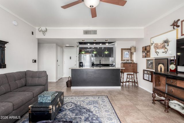 4750 N CENTRAL Avenue 8B, Phoenix, AZ 85012