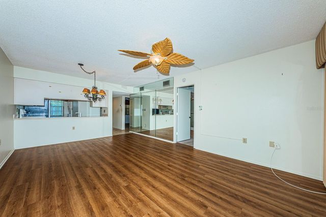 9860 62ND TERRACE N 1025, St Petersburg, FL 33708