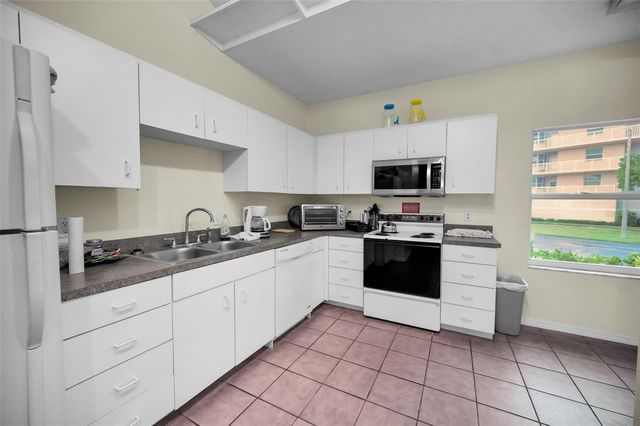 9860 62ND TERRACE N 1025, St Petersburg, FL 33708