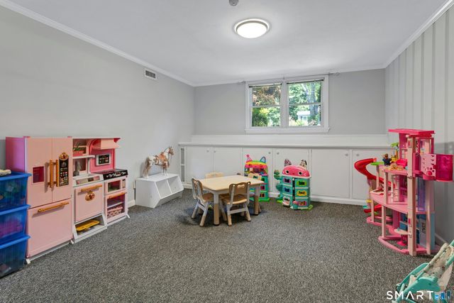 104 Nutmeg Lane, Stamford, CT 06905