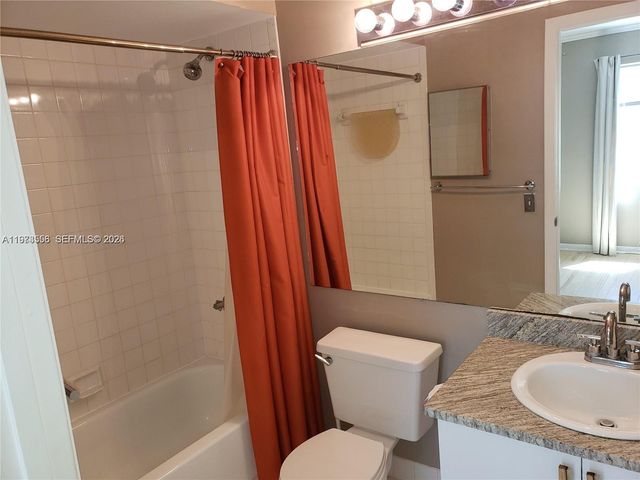 313 Waterside Dr 313, Hypoluxo, FL 33462