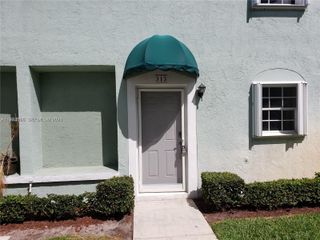 313 Waterside Dr 313, Hypoluxo, FL 33462