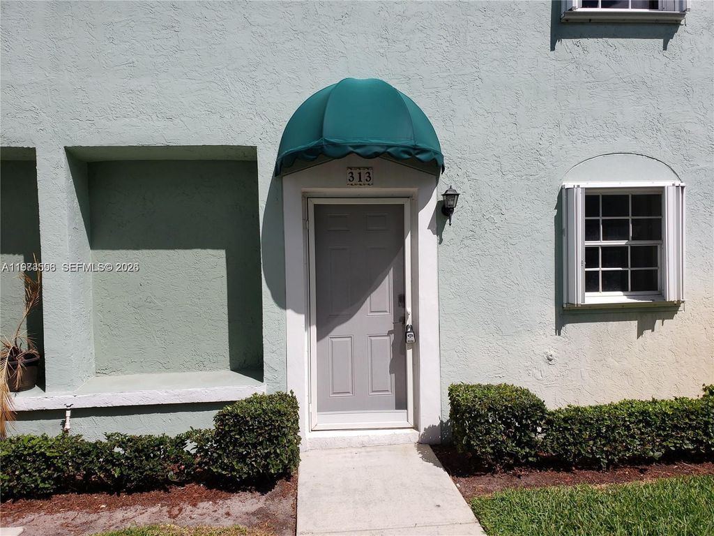 313 Waterside Dr 313, Hypoluxo, FL 33462