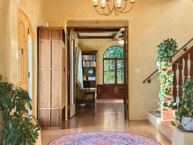 30 Camino Sanador, Santa Fe, NM 87505