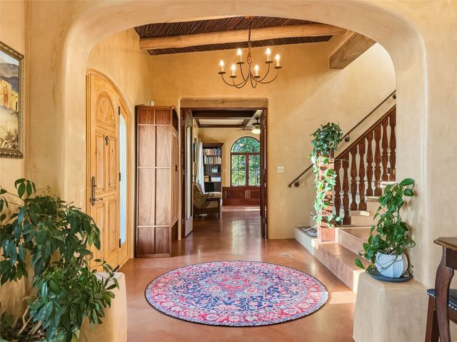 30 Camino Sanador, Santa Fe, NM 87505