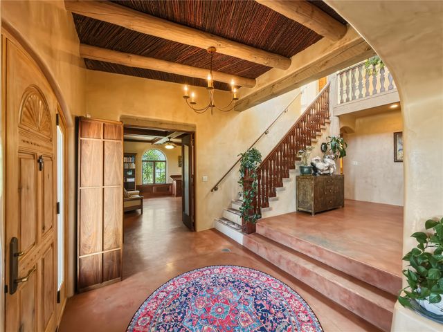 30 Camino Sanador, Santa Fe, NM 87505