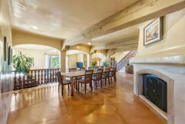 30 Camino Sanador, Santa Fe, NM 87505