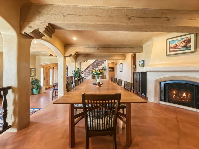30 Camino Sanador, Santa Fe, NM 87505