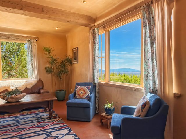 30 Camino Sanador, Santa Fe, NM 87505