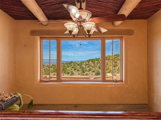 30 Camino Sanador, Santa Fe, NM 87505