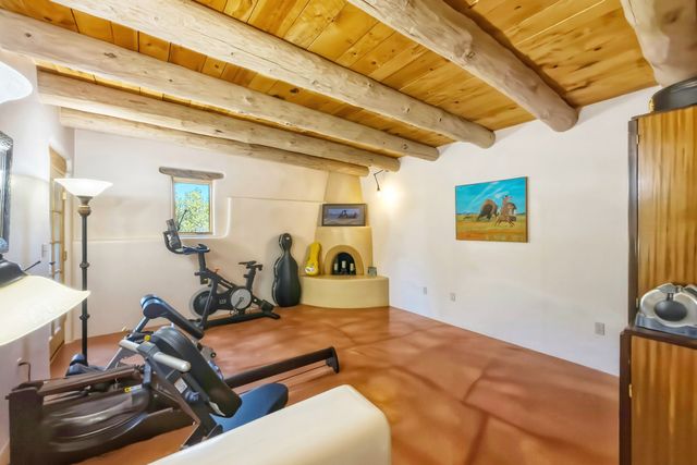 30 Camino Sanador, Santa Fe, NM 87505