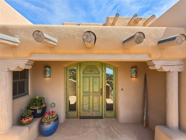 30 Camino Sanador, Santa Fe, NM 87505