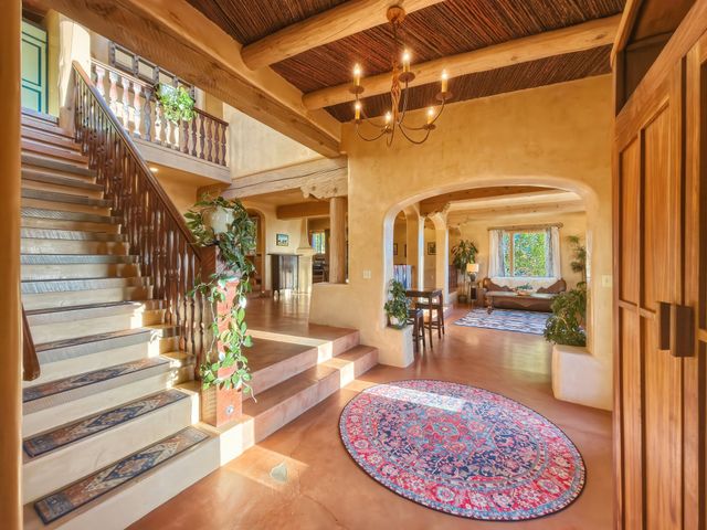 30 Camino Sanador, Santa Fe, NM 87505