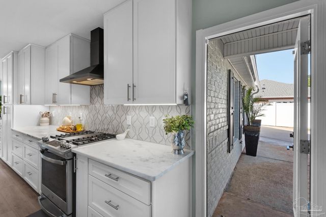 2957 Coral Strip Pkwy, Gulf Breeze, FL 32563