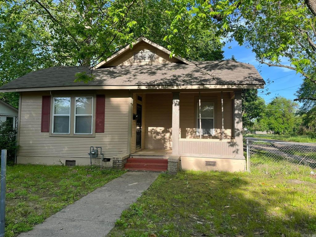 919 S Nebraska, Pine Bluff, AR 71601