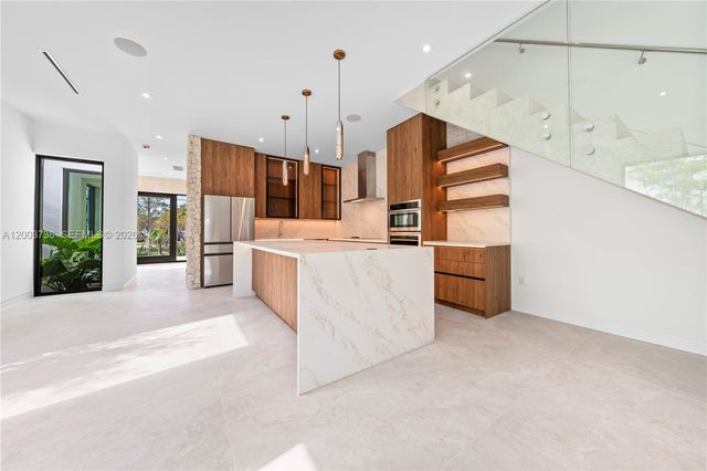 3320 SW 23rd St, Miami, FL 33145