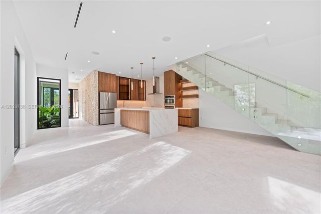3320 SW 23rd St, Miami, FL 33145