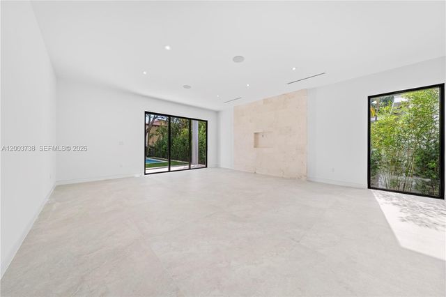 3320 SW 23rd St, Miami, FL 33145