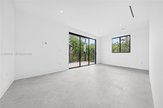 3320 SW 23rd St, Miami, FL 33145