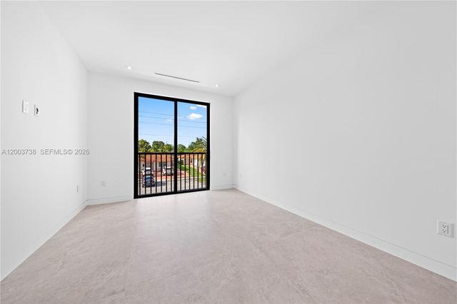 3320 SW 23rd St, Miami, FL 33145