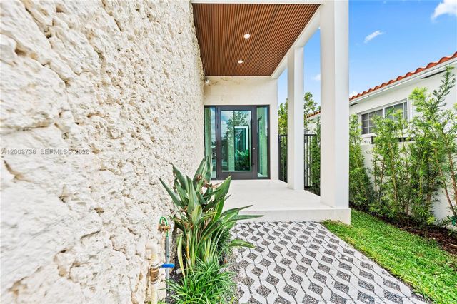3320 SW 23rd St, Miami, FL 33145