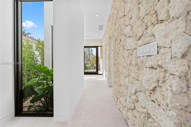 3320 SW 23rd St, Miami, FL 33145