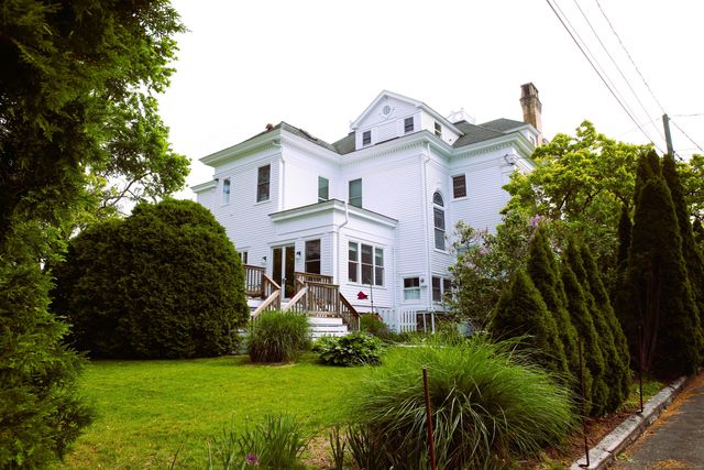 27 Church Street, Groton, CT 06340