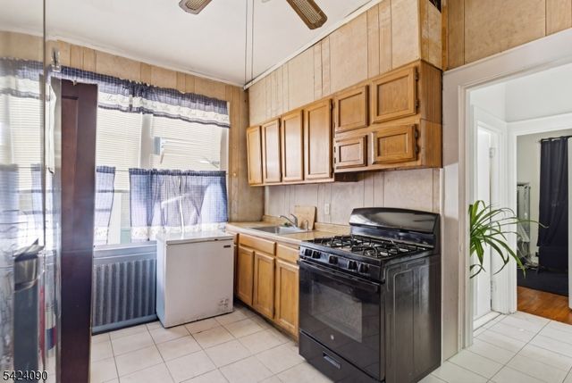 316 Ellery Ave, Newark City, NJ 07106