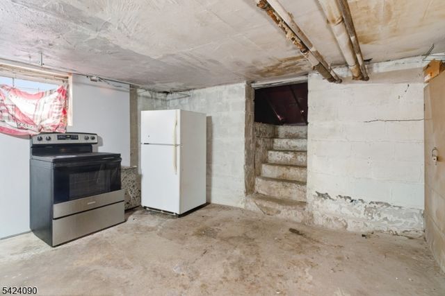 316 Ellery Ave, Newark City, NJ 07106