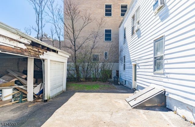 316 Ellery Ave, Newark City, NJ 07106