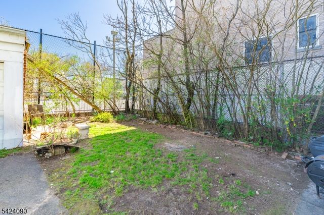 316 Ellery Ave, Newark City, NJ 07106