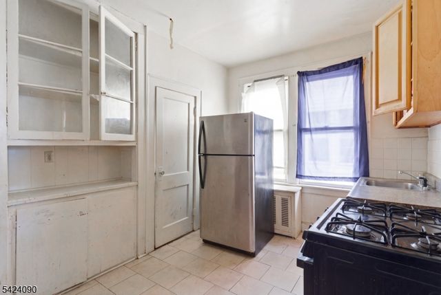 316 Ellery Ave, Newark City, NJ 07106