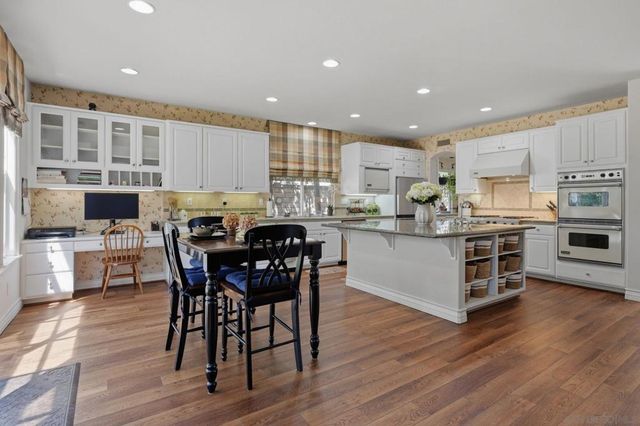 2449 Pine Valley Glen, Escondido, CA 92026