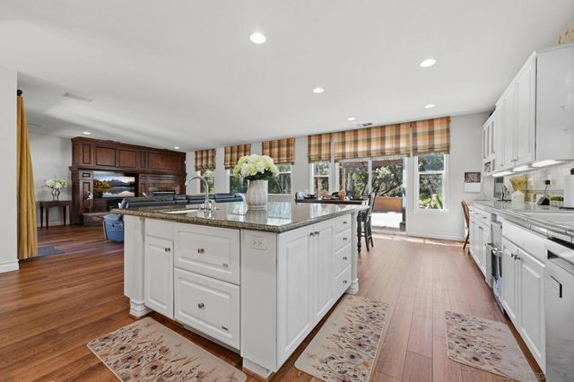 2449 Pine Valley Glen, Escondido, CA 92026