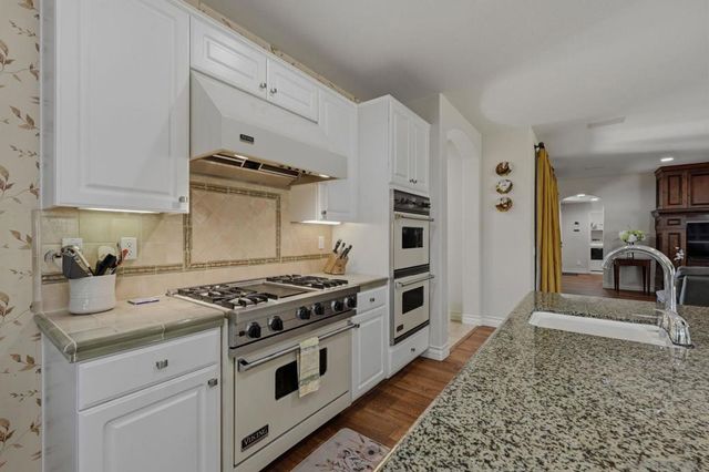 2449 Pine Valley Glen, Escondido, CA 92026