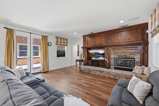 2449 Pine Valley Glen, Escondido, CA 92026